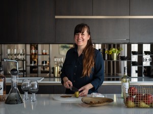 Ma egy kimerítő fotózás vár a lakberendezőre