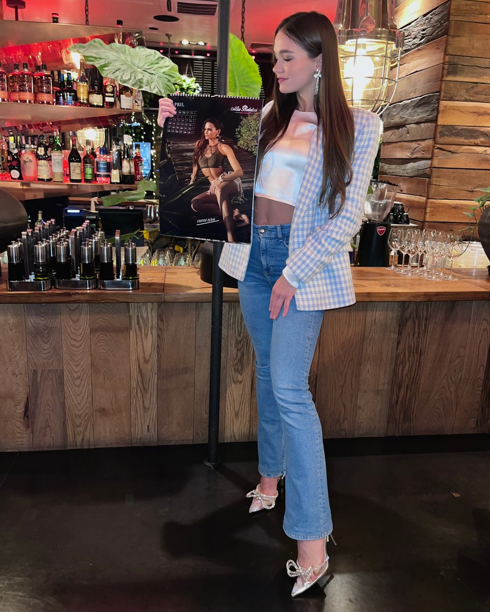  Csupor Olívia, a Miss Balaton 2022 szépségkirálynőjének hétfői szettje