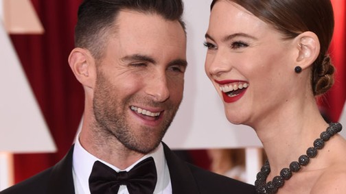 Megszületett! Adam Levine és Behati Prinsloo szülők lettek!