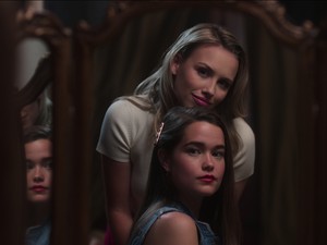 Hódít a Netflixen az Alkonyat leszbikus változata