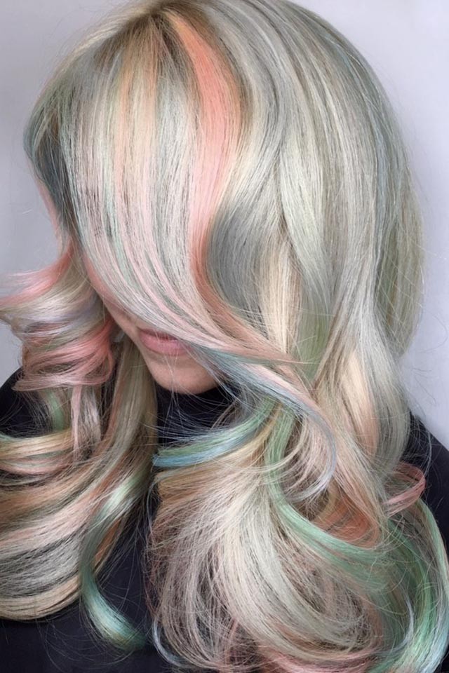 Hahó, sellőlányok! Ezt a hajszínt nektek találták ki!