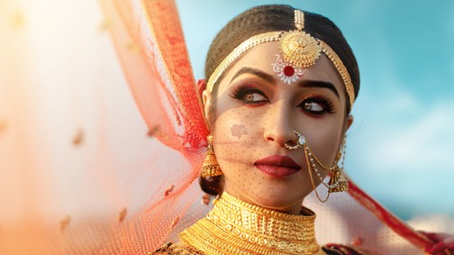 Nálunk ellopják a menyasszonyt, máshol a vőlegény talpát csapkodják: Esküvői szokások a világ minden tájáról