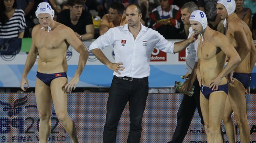 Bélyeggel tisztelegnek Benedek Tibor emléke előtt