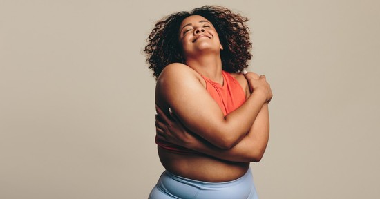 Neked mi az ön-szeretetnyelved az öt lehetőség közül? Rengeteget tehet hozzá a boldogságodhoz