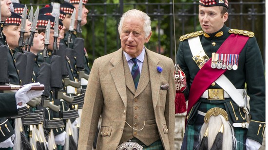 Megdöbbentő részletek derültek ki Károly családi összejöveteléről