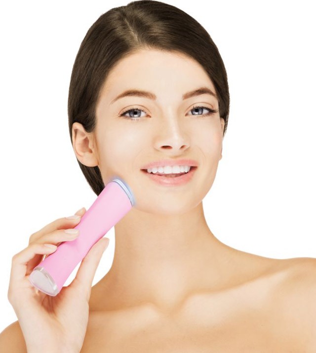 A módszer, ami tényleg beválik: kék-fény terápiával a pattanások ellen