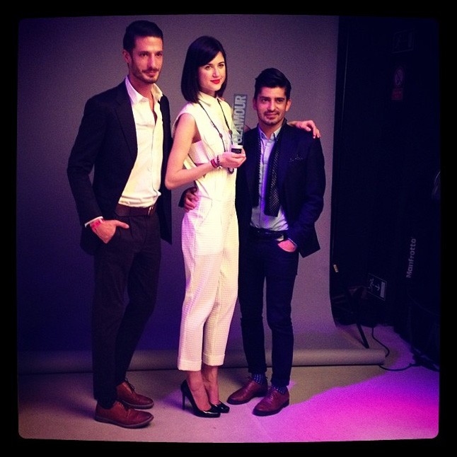 Kondás Kata Use Unused ruhában volt, kihagyhatatlan egy közös kép a tervezőkkel.