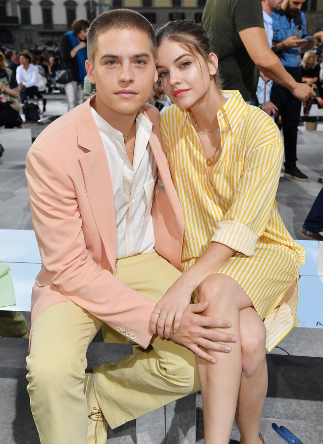 Palvin Barbi a Sprouse ikrekkel és édesapjukkal pózolt