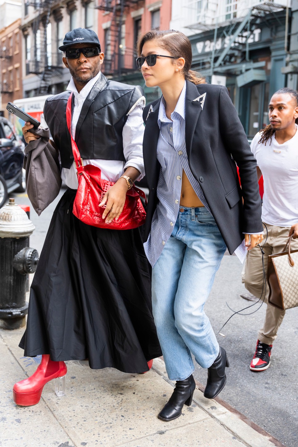 Zendaya megmutatja, hogyan emeld be a szezon kedvenc darabjait a hétköznapi öltözködésedbe