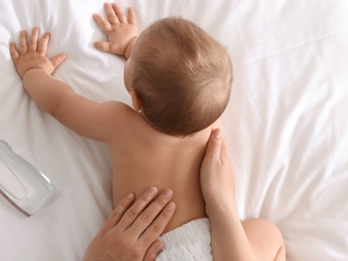 Jó ötlet-e babaolajat használni, ha mindenmentes kozmetikumot keresünk?