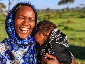 Sárban játszás, egy ágyban alvás: ezek a legmegosztóbb nevelési kérdések?