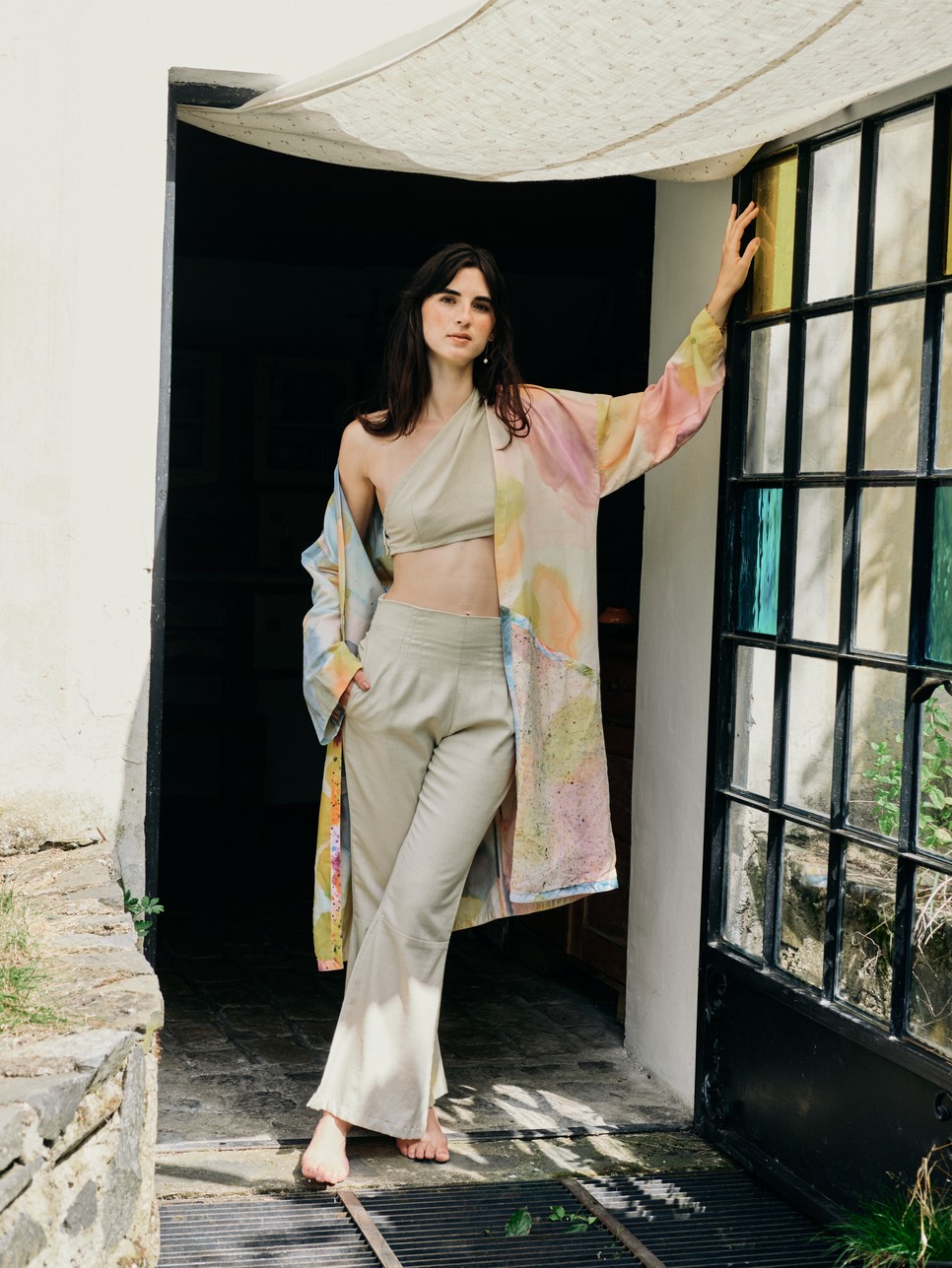 A divattervező kiteljesedett a festészetben és autonóm vizuális művészetben, mely új szakaszt indított életében.