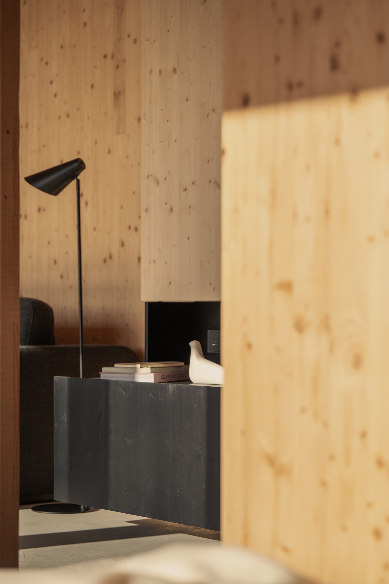 A Hello Wood magyar cég CTL tóparti háza