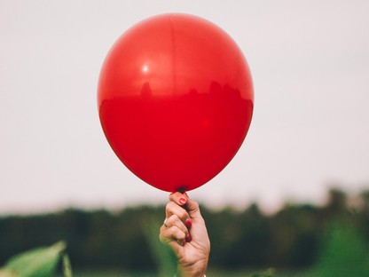 Puffadsz menstruáció alatt? Itt van 11, nőgyógyászok által tesztelt módszer ez ellen