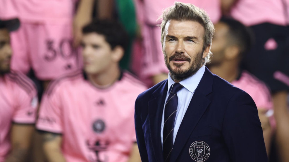 David Beckham nem az első sztársportoló, aki nyíltan vállalja, hogy rajong a kozmetikumokért és fontos számára az ápolt, hidratált bőr, valamint a fiatalos megjelenés