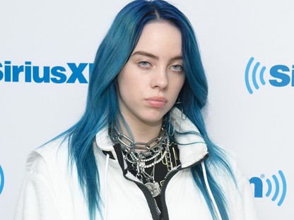 Billie Eilish kitálalt: azért öltözködik úgy, ahogy, mert exei lerombolták az önbizalmát