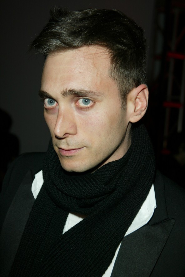 saint laurent paris, hedi slimane, vezető tervező, anthony vaccarello, kering, luxusmárka, divatház