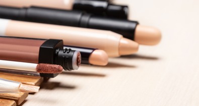 Milyen korrektorral tüntesd el a különböző bőrhibákat? Segítünk!