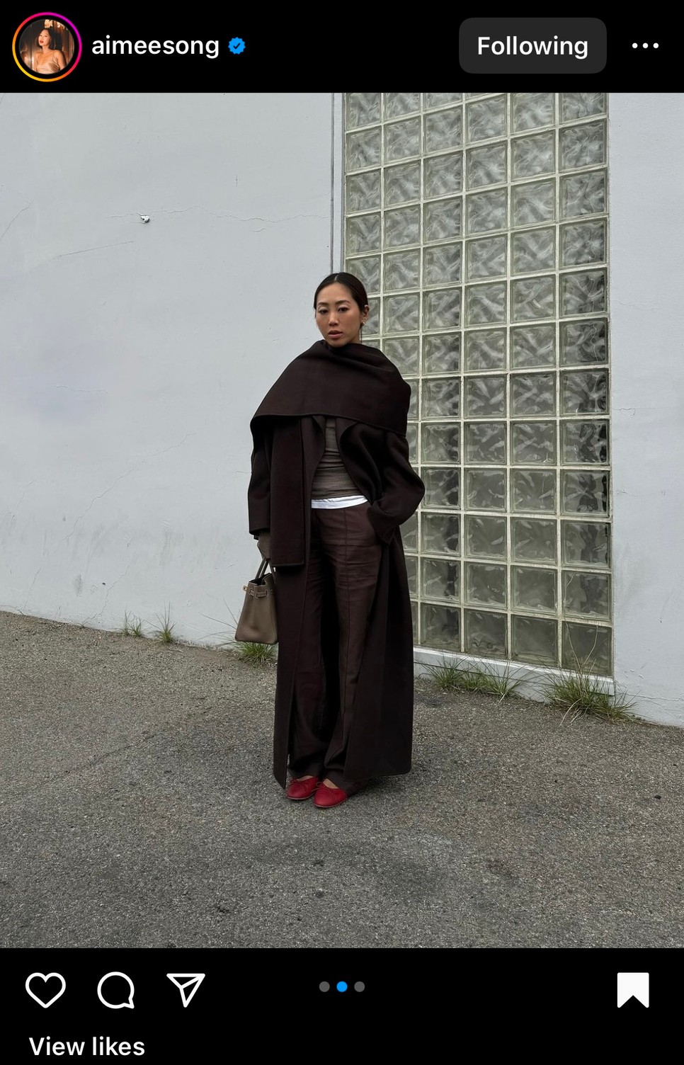 A barna és piros 2024 legkellemesebb színpárosa