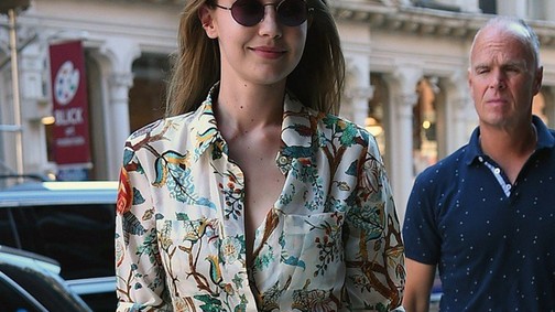 Gigi Hadid megtalálta a nyár legtökéletesebb ruháját