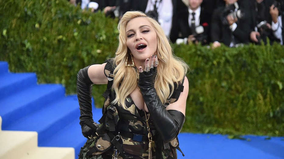 Ahogy telik az idő, Madonna egyre fiatalabbnak tűnik