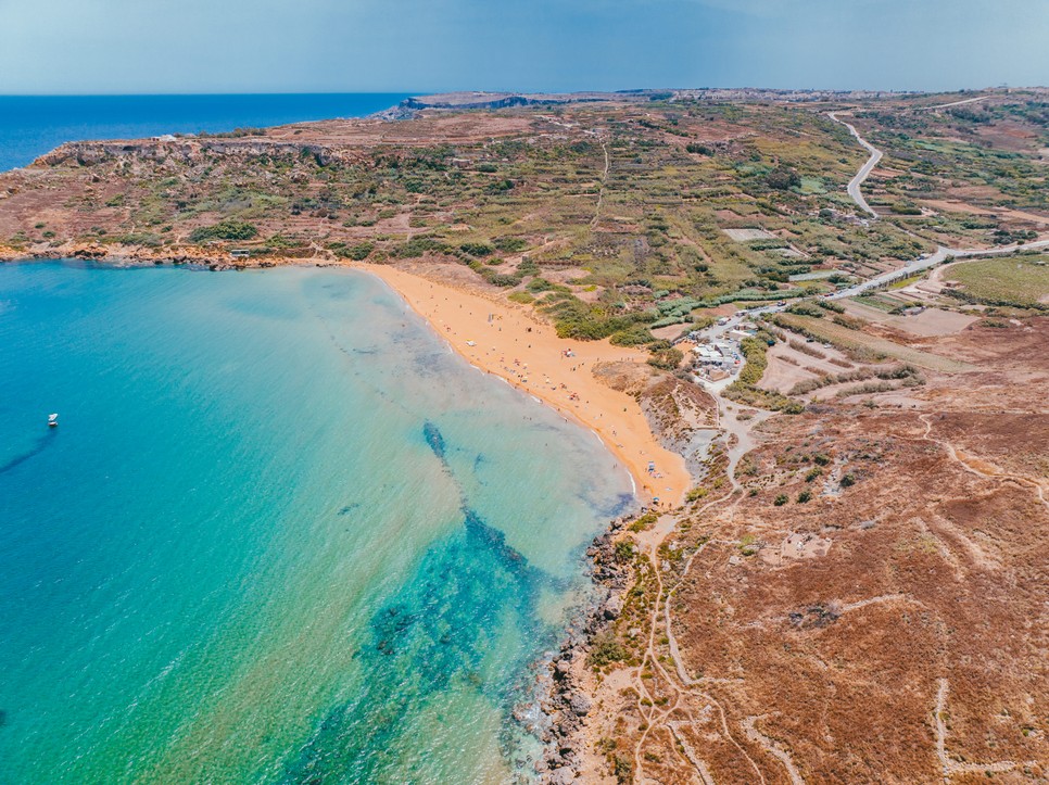 Különleges látványt nyújt a Ramla-öböl is