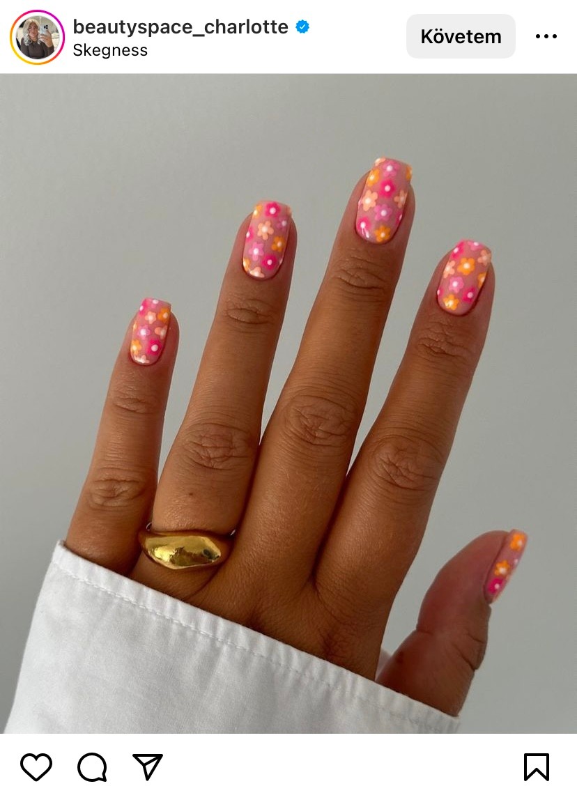 Szemet gyönyörködtető színes virágos tavaszi köröm inspiráció a feltűnőbb körömtrend rajongóinak