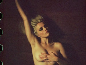 Ejha! A Playboy címlapján a szőke popsztár!