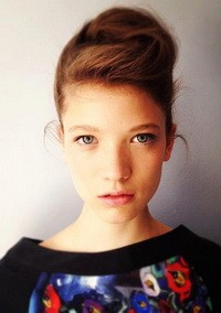 Új üdvöske a modellblogban: Polly Isztambulból jelent