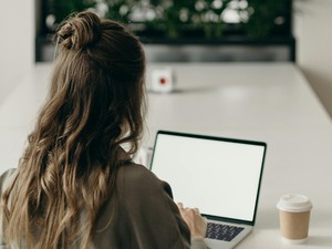 Négy tipp, hogy kitartó és motivált maradj a munkahelyeden az év végi hajrában is