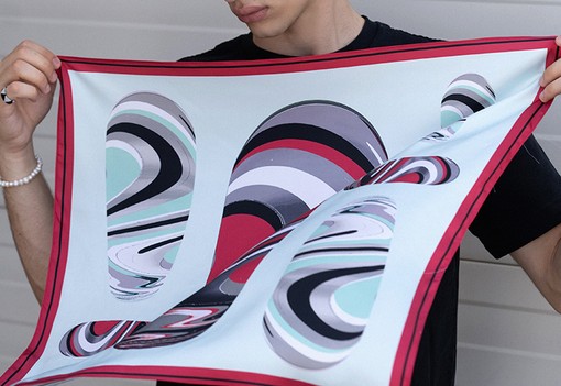 A selyemsálad lehet egyszerre műalkotás és menő streetstyle-trükk. Te kipróbálnád?