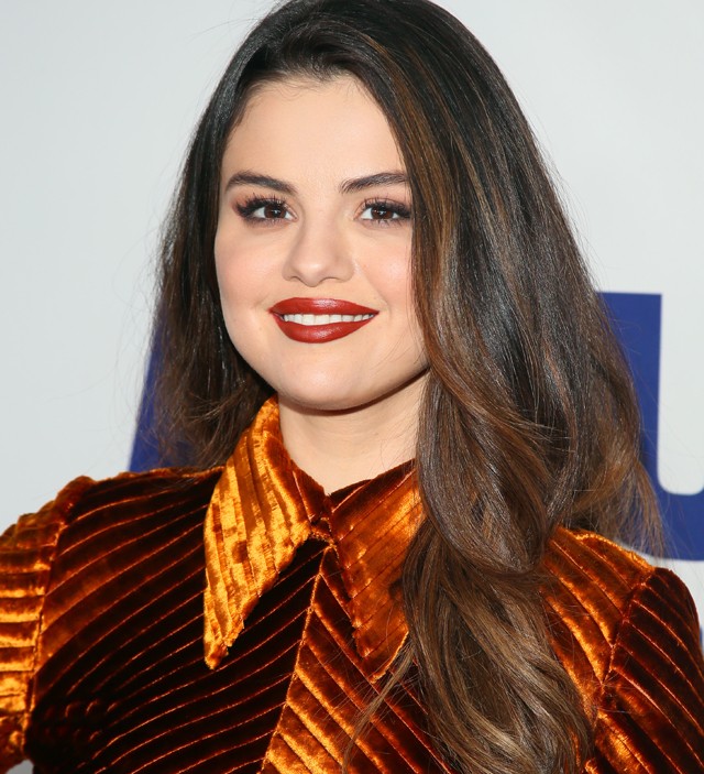 Selena Gomez óriási tetkót varratott a combjára!