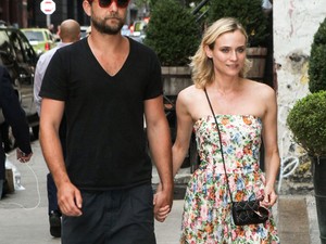 Diane Krüger és Joshua Jackson kissé öregesen, de boldogan