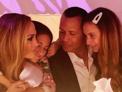 Jennifer Lopez és családja olyan cuki hálaadáskor, hogy bár örökbe fogadnának minket is