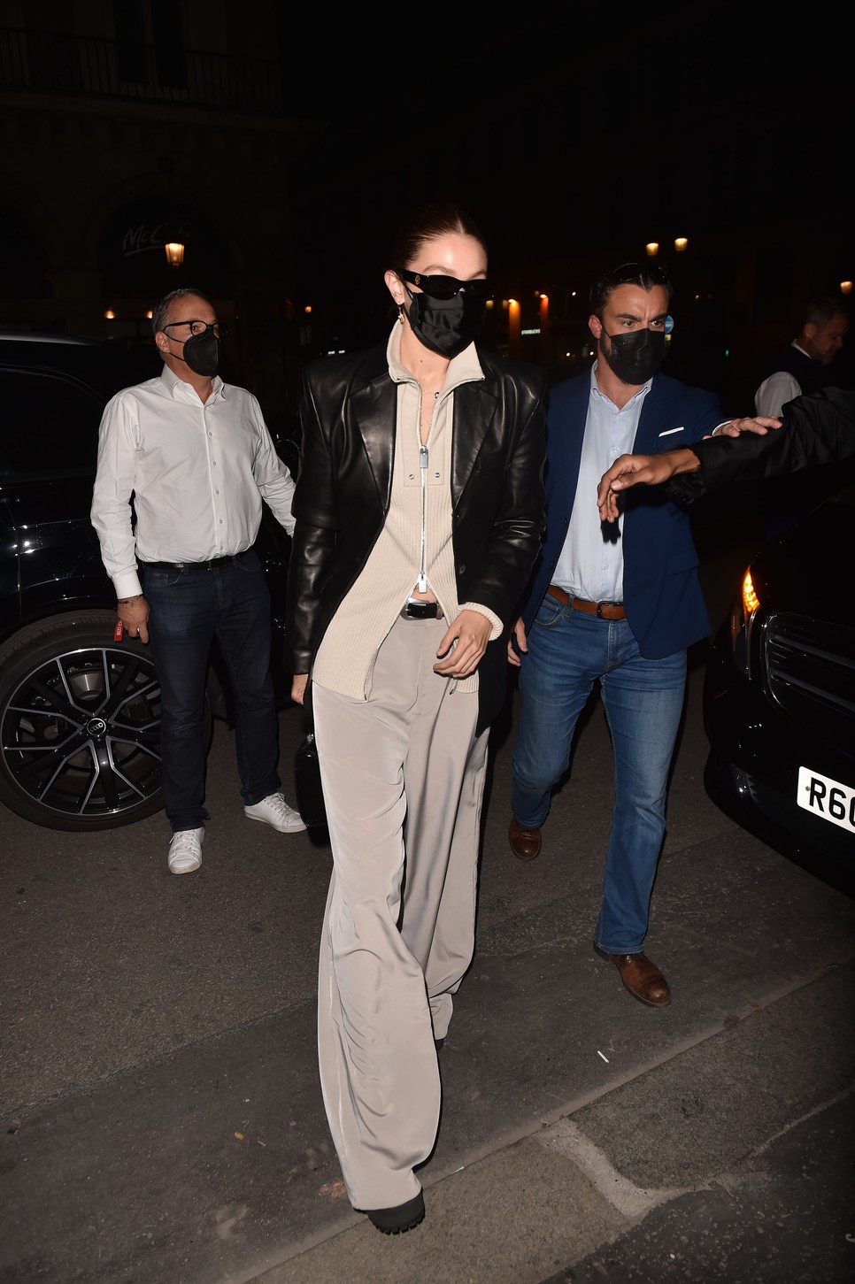 Inspirációk sztároktól, hogy mit viselj esős, őszi időben