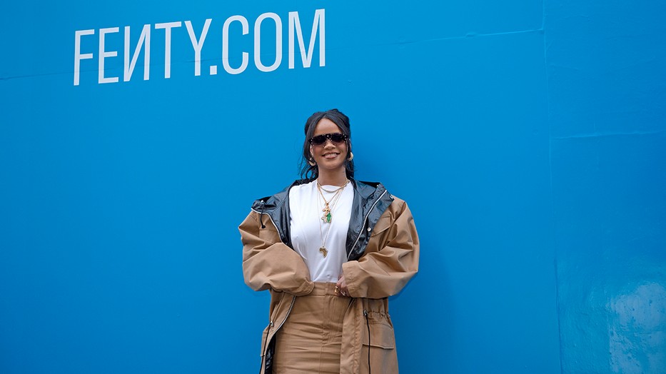 Rihanna újabb nagy dobása: nyitnak az első Savage X Fenty üzletek!