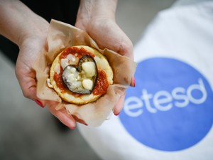 Ételt adni gondoskodás - Ismerd meg az Etesd a dokit! szervezet két alapítóját