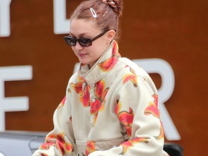 Gigi Hadid őszi szettje egyszerre kényelmes és kifutóra való