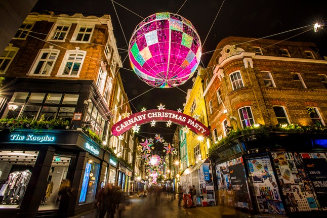 Kirakatban a karácsony