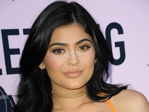 Balatoni stég, napraforgók - Kylie Jenner ezt látta Magyarországból