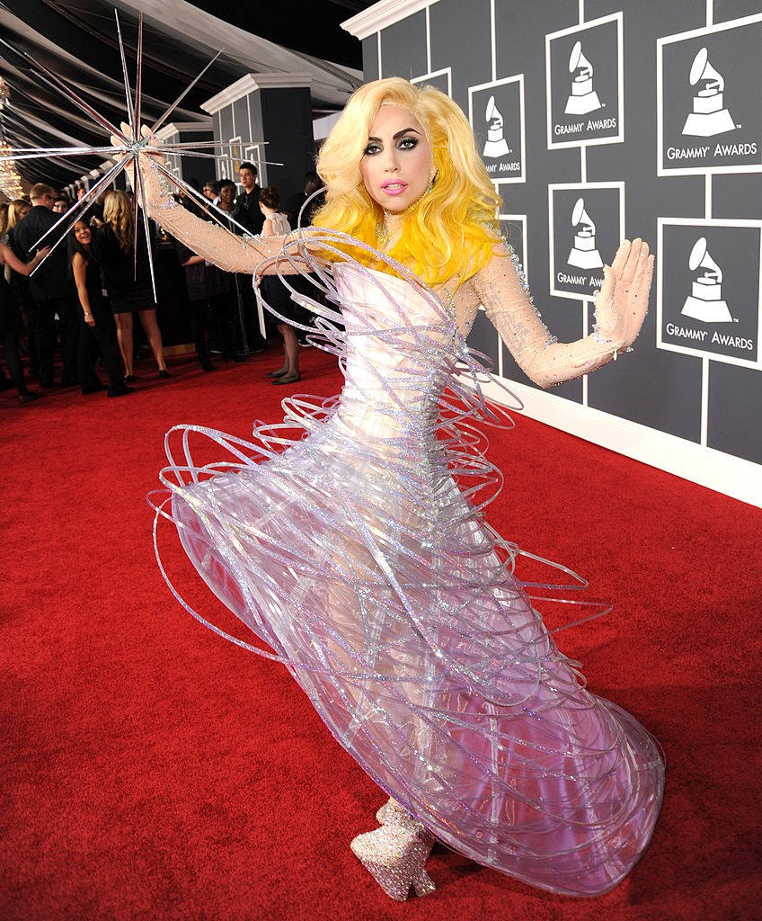 Ez a 2010-es Grammy-gála ruha hamisíthatatlan Lady Gaga