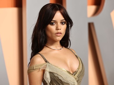 Jenna Ortega melltartó nélkül pózol új fotósorozatán, még sosem láttuk ennyire bevállalósnak a Wednesday sztárját