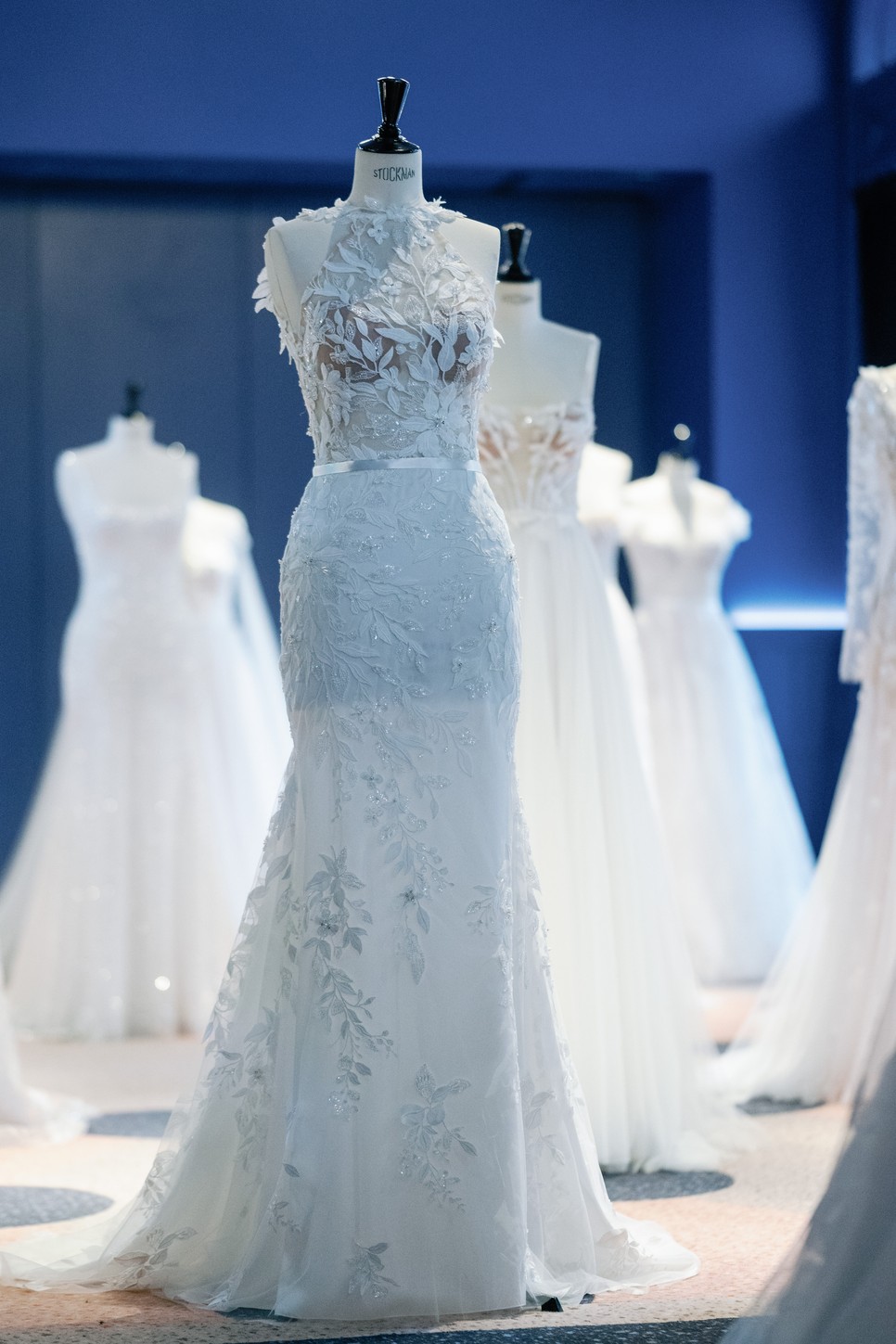 Ezekre a mesebeli ruhákra pillantva legszebb esküvői ábrándjaink elevenedtek meg a szemünk előtt