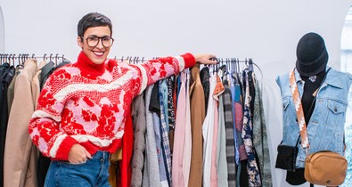 Íme a tökéletes farmer-pulóver kombináció