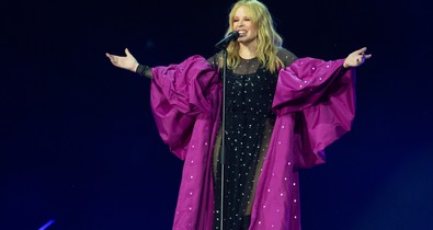A Sziget Fesztiválon elcsíptük a géniuszt, aki 20 éve öltözteti Kylie Minogue-ot, és nem csalódtunk benne