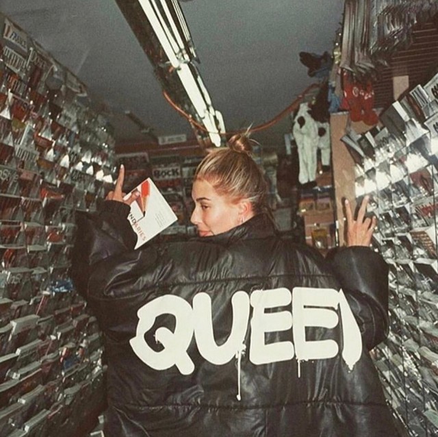 Találkoztál már Budapest utcáin a trendi, falra ragasztott babákkal? Most megtudhatod, ki készíti őket