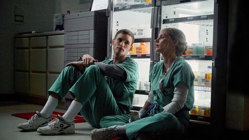 Több száz embert küldött a halálba az ápoló - Megnéztük A másik nővér című filmet