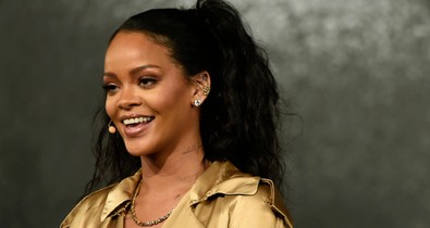 Jézus! Rihanna egy lábast vett a fejére?