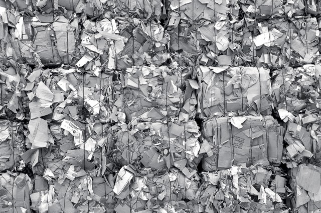  A papírra is tekints értékként, dobd a szelektív gyűjtőbe a papírdobozokat, papírzacskókat, illetve használd újra, ahányszor csak tudod fotó: Hatlaczki Balázs