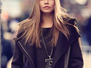 Cara Delevingne mindenhol, a DKNY kampányában is!